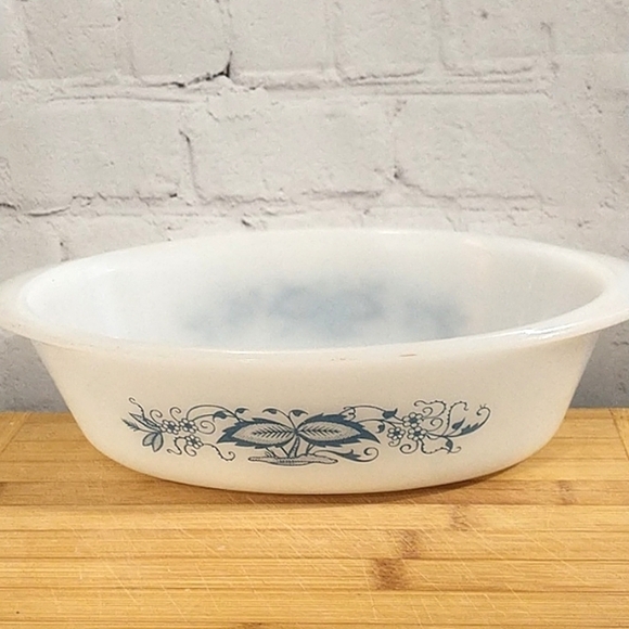VINTAGE Glasbake Blue Onion pattern oval Casserole Dish 1 qt - Picture 3 of 8